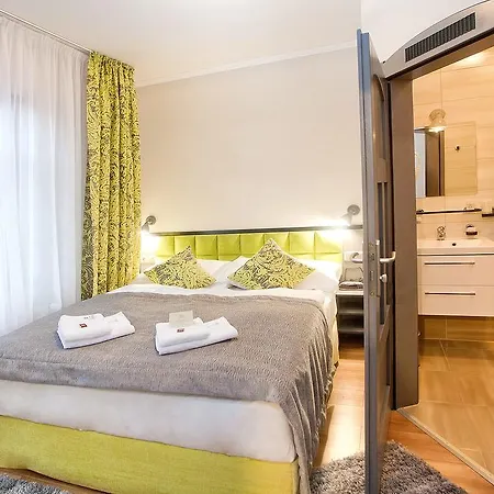Hotel Artus 3*
